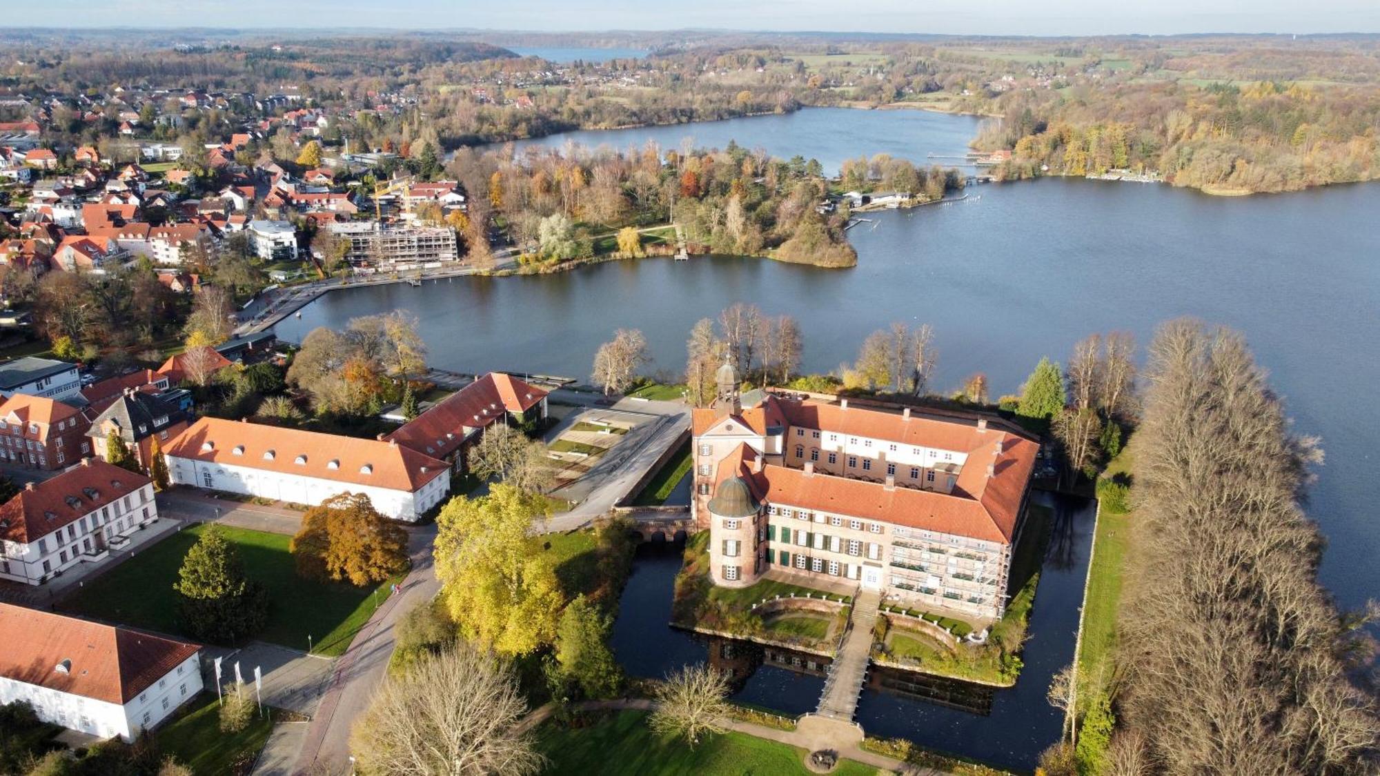 Mitten Im Gruenen - Apartment Mit Wohlfuehlcharakter In Stadtrandlage Eutin Eksteriør bilde